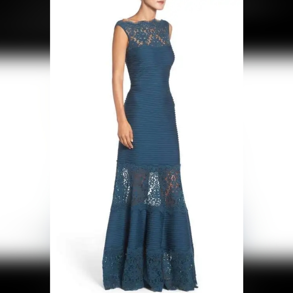 Tadashi Shoji Blue Pintuck Jersey & Illusion Lace Full Length Gown Size Medium - Picture 2 of 8